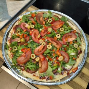Pizza bezglutenowa z dodatkami